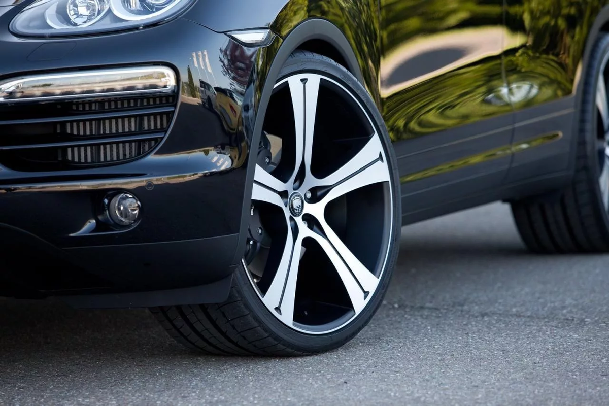 На низком профиле нужно обязательно следить за давлением. При низком давлении можно запросто погнуть диск на первом же стыке.