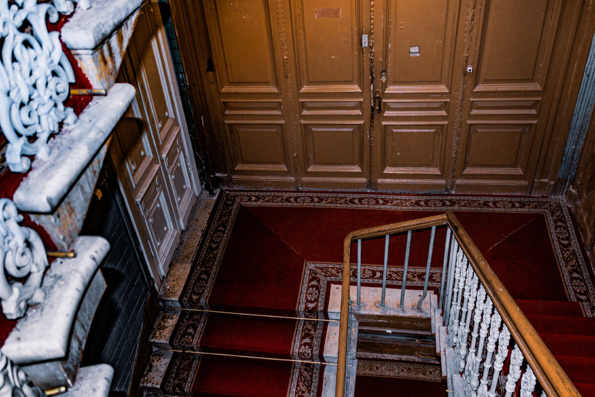 Типичная парадная лестница. Личный фотоархив.