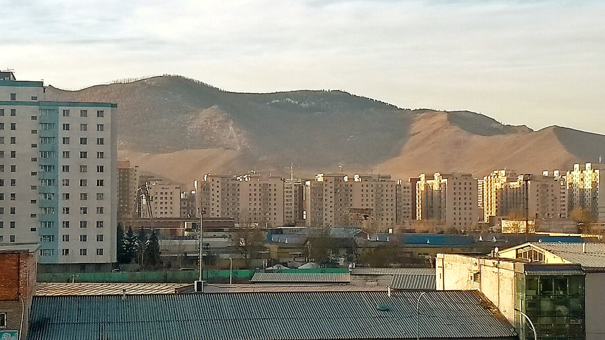Долгота улан батора. Улан Батор 15 микрорайон. Улан Батор спальные районы. Улан Батор панельки. Улан Батор 15 микрорайон школа.