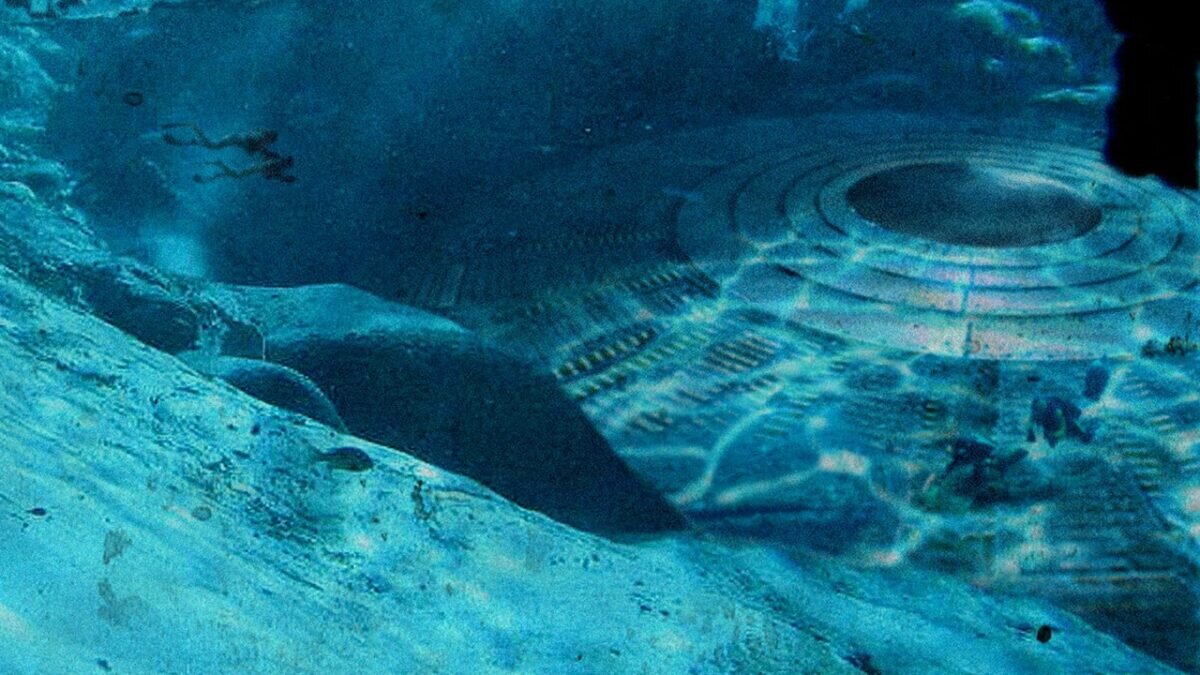 Инопланетный корабль на дне Балтийского моря. Подводные НЛО квакеры. Космический корабль на дне Балтийского моря. Пирамиды в Бермудском треугольнике. Стена на дне океана