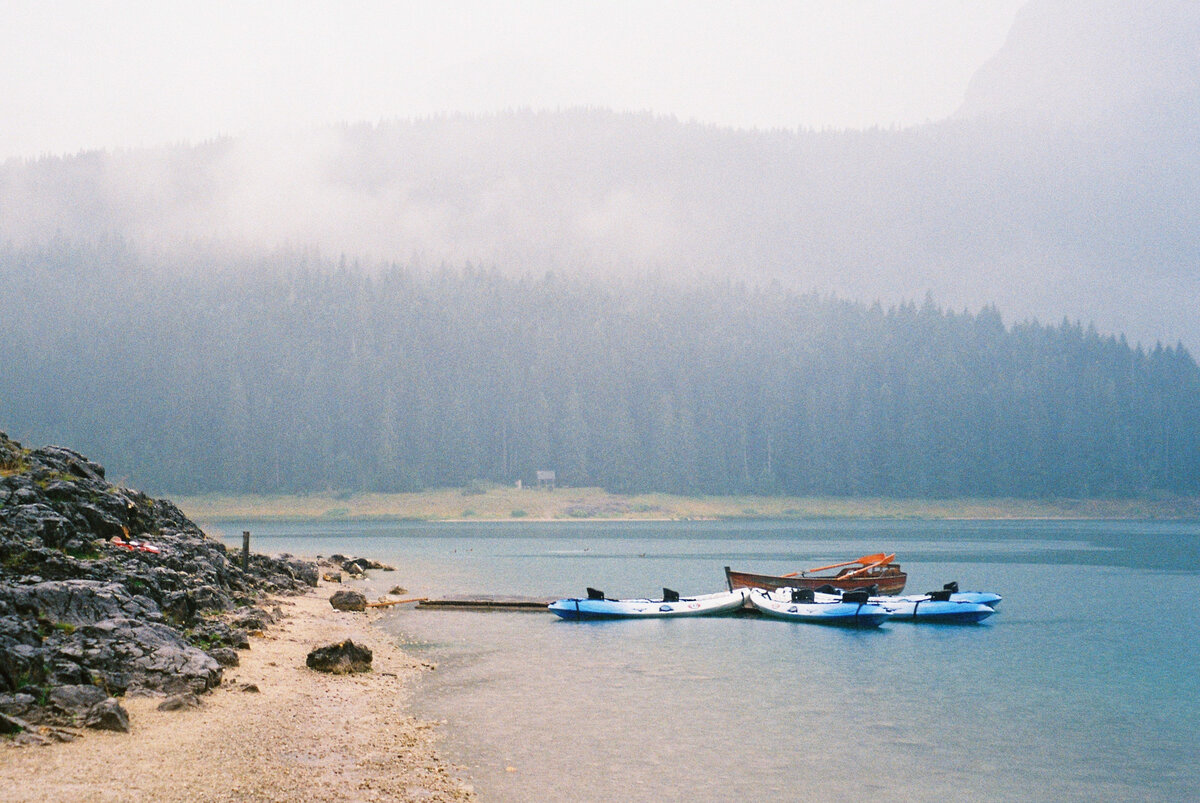 Crno jezero весной