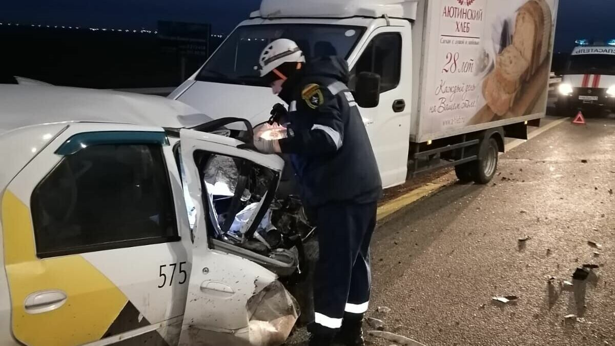     В Аксайском районе на трассе М-4 «Дон» пострадали семь человек, об этом сообщили в пресс-службе ПСС Ростовской области.