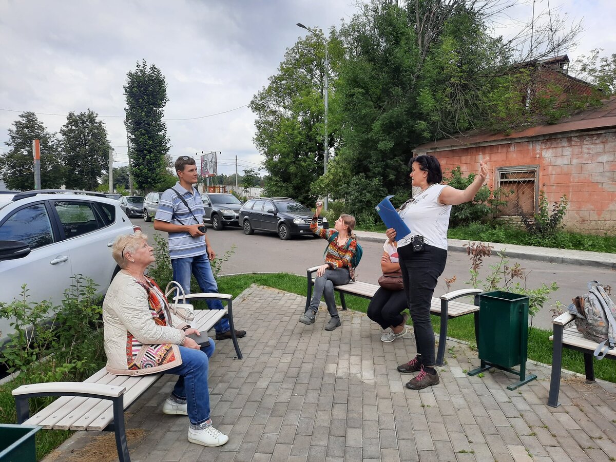  Прогулялась с экскурсией краеведа Ольги Мельниковой, по фабричным местам Болшево. Очень интересная экскурсия, и познавательная, спасибо Королевскому Гиду.-1-2