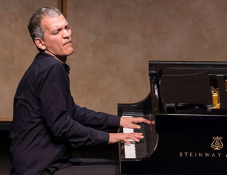 Русский король рок-н-ролла денис мажуков. Российские джазовые пианисты. Даниил крамер джаз. Крамер джазовый пианист. Джазмин дэй.