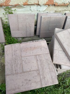 Плитка 30 на 30, под дерево. Блеклость из за экономии краски, первые работы.