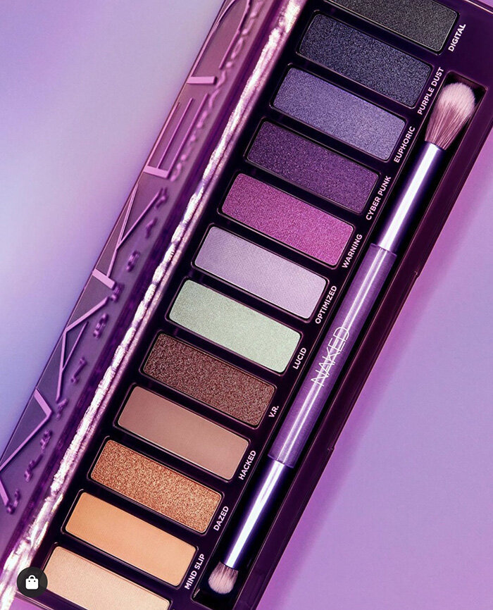 Палетка Urban Decay Naked Ultraviolet. Фото из официального аккаунта Urban Decay в Инстаграм – @Urbandecaycosmetics