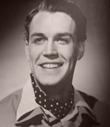 Всеволод Ларионов в юности 