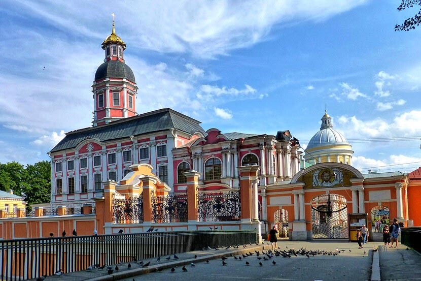 фото здания где располагался храм Александра Невского взято из интернета 