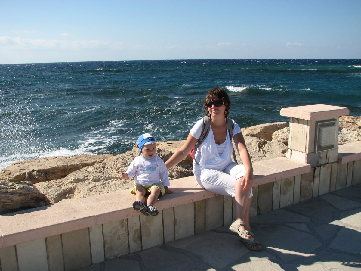 Кипр. Набережная в Айя-Напе. Октябрь 2010