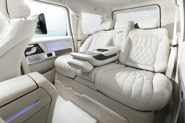 Кресла Mercedes Maybach в G-class: фото из личного архива автора