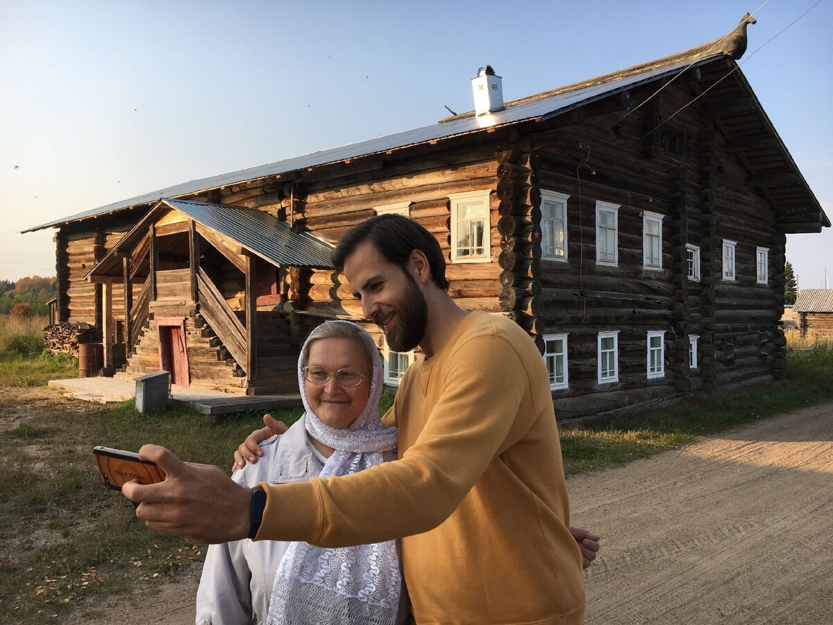 Ехал грека фото ведущего