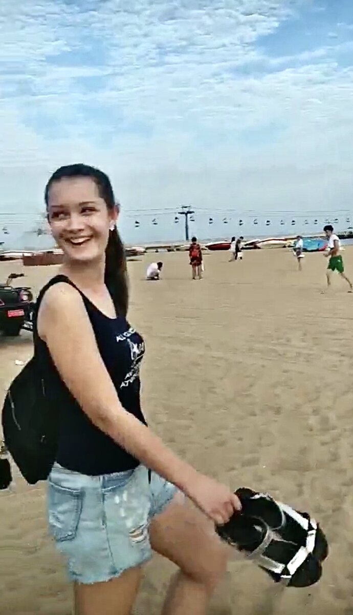 Скрин из видео с пляжа) 