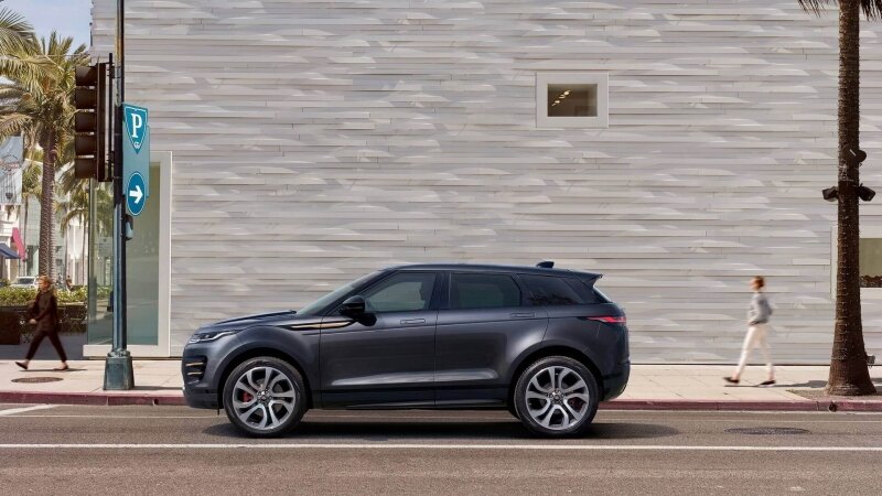 Range Rover Evoque и Discovery Sport получили гибридные двигатели и новую систему мультимедиа