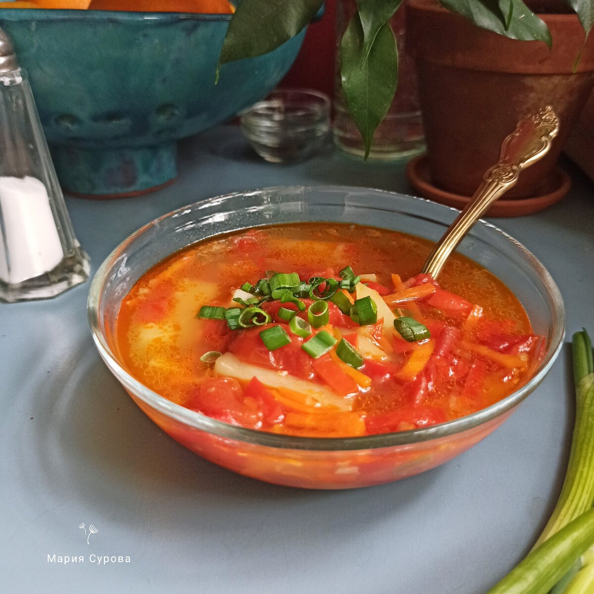 Суп с помидорами и перцем
