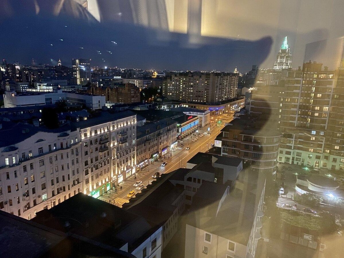 И всё это с видом на Новослободскую улицу с 15 этажа.