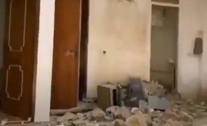 Иранский телеграм-канал Azariha показал разрушения домов жителей приграничных населенных пунктов Ирана из-за действий азербайджанских войск вдоль границ Ирана.