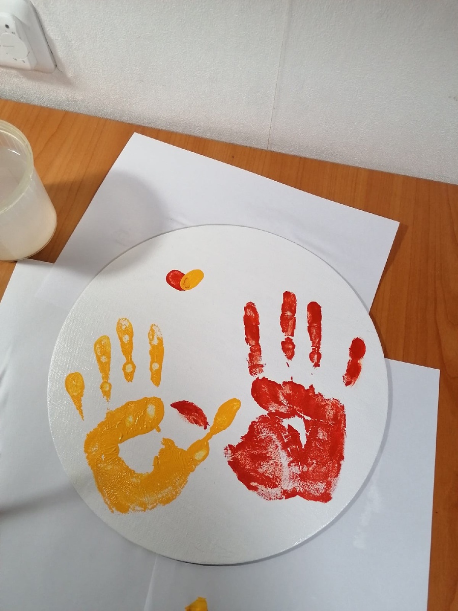 Вариант с холстом круглой формы