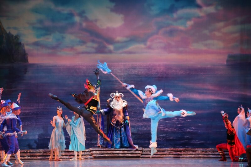 Енисей сражается с Вихрем за красавицу Ангару.Фото из интернета.