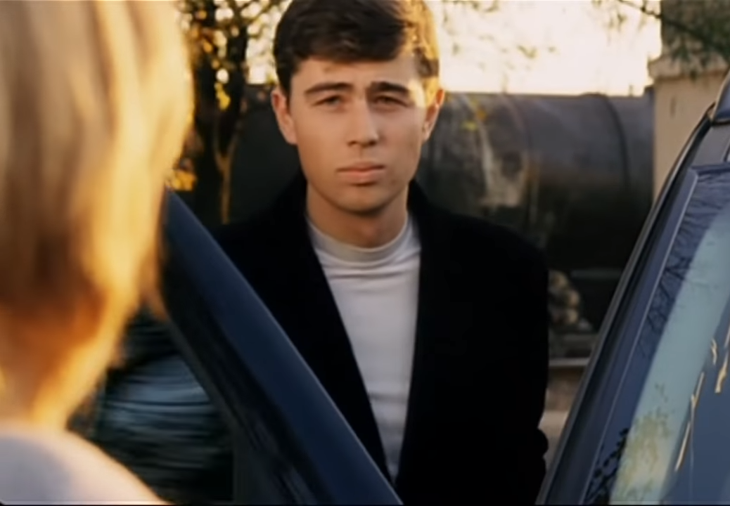 Сергей Бодров в фильме "Сестры". Реж. Сергей Бодров.