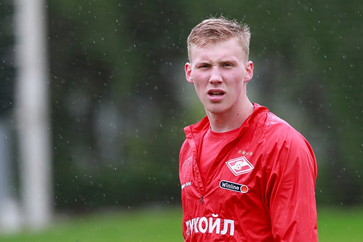 Маслов Павел Евгеньевич  - футболист из Тюмени.играет за "Спартак"