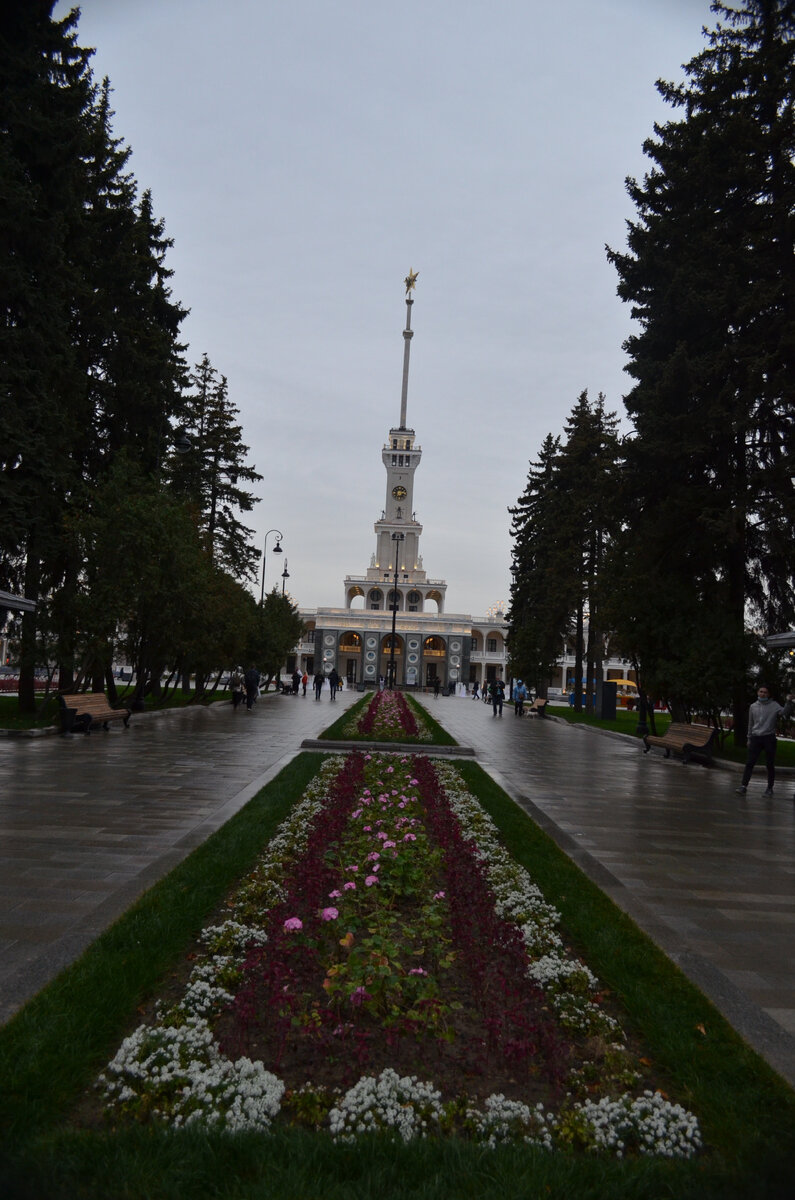 Здание северного речного вокзала