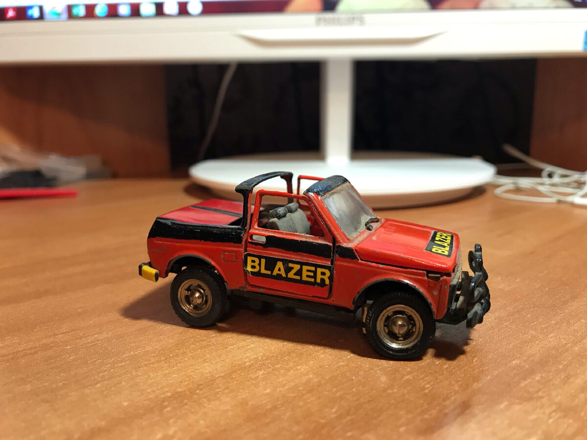 Модель неплохо пережила прошедшие годы, хотя и никогда не стояла на полке. Она была найдена в гараже, в связи с чем имеет запыленный вид, который ей даже к лицу.