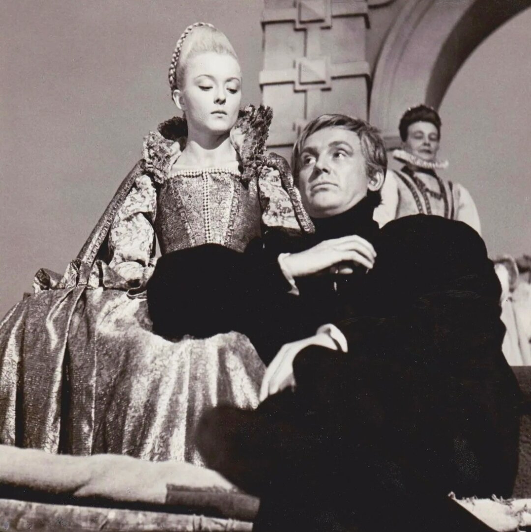 гамлет фильм 1964 постер. гамлет козинцев 1964. гамлет 1964 отзывы. гамлет две серии 1964. гамлет козинцев 1964.