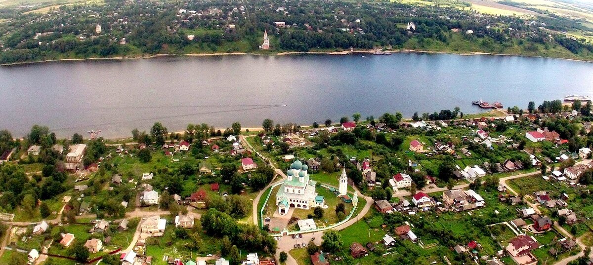 Город есть на берегу один. Романов-Борисоглебск Тутаев. Тутаев город. Тутаев Ярославская область. Романов-Борисоглебск город.