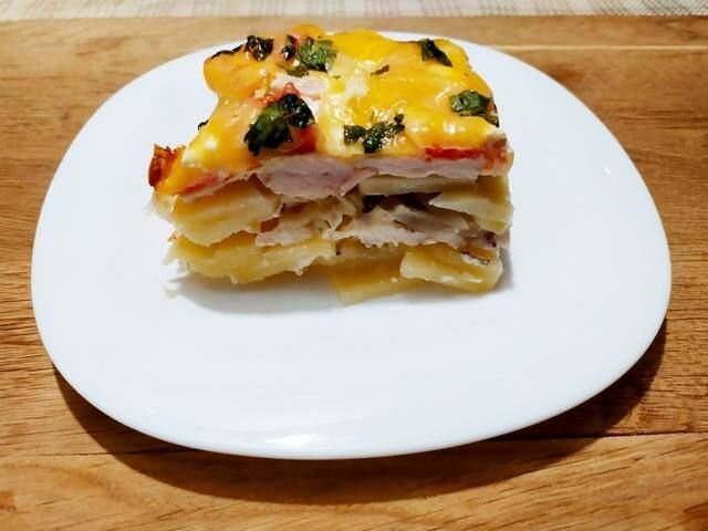 Картофельная запеканка с курицей и сыром