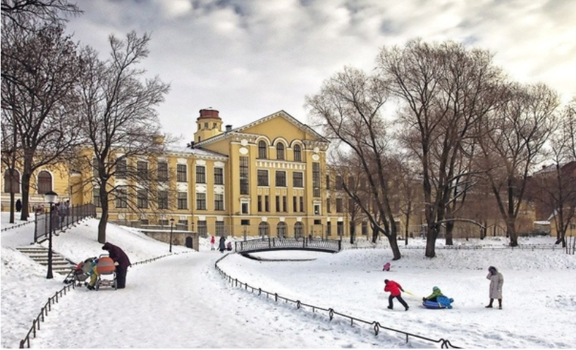 Юсуповский дворец зимой