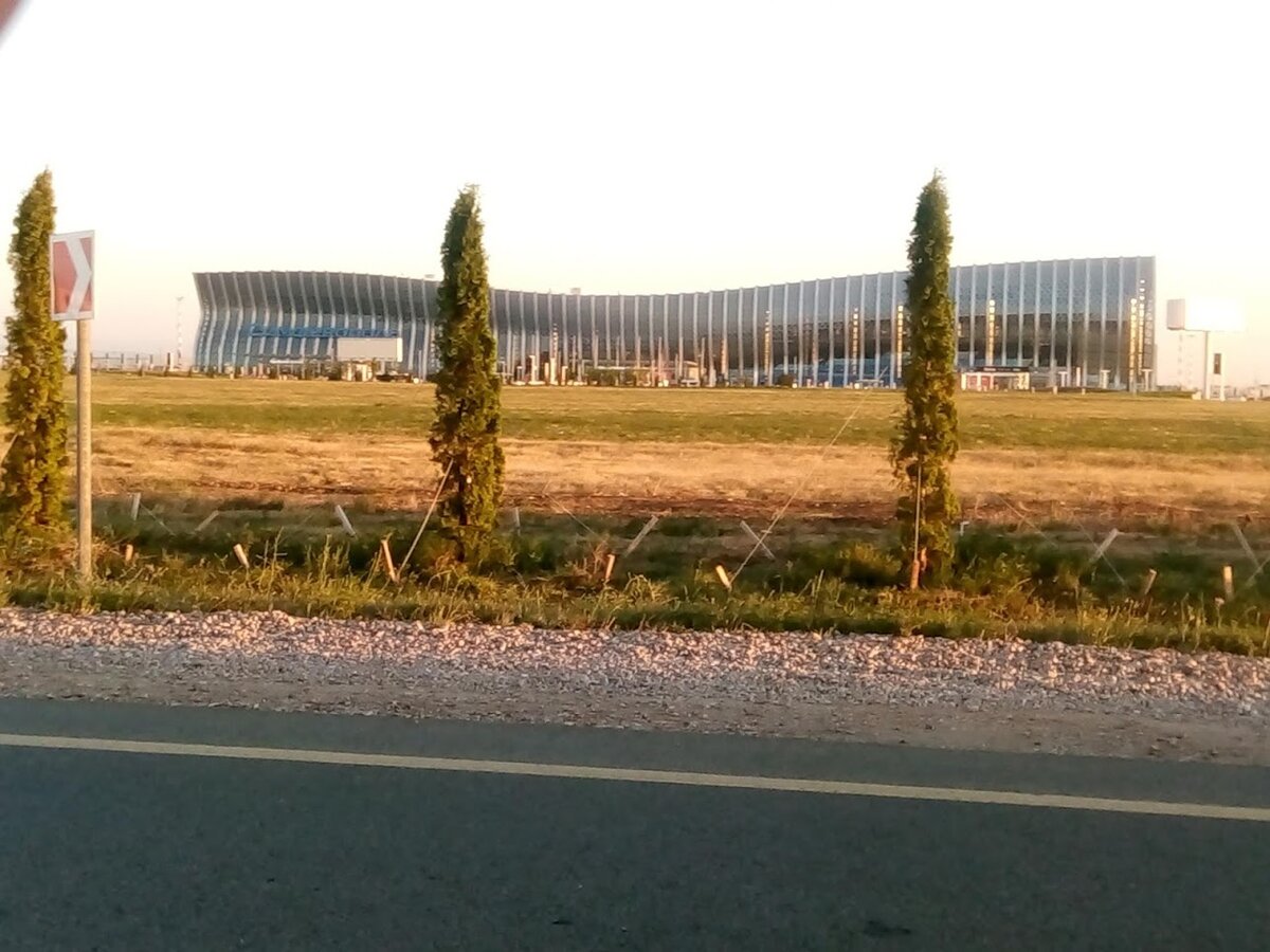 Новый современный аэропорт в Симферополе, действует с апреля 2018 года 