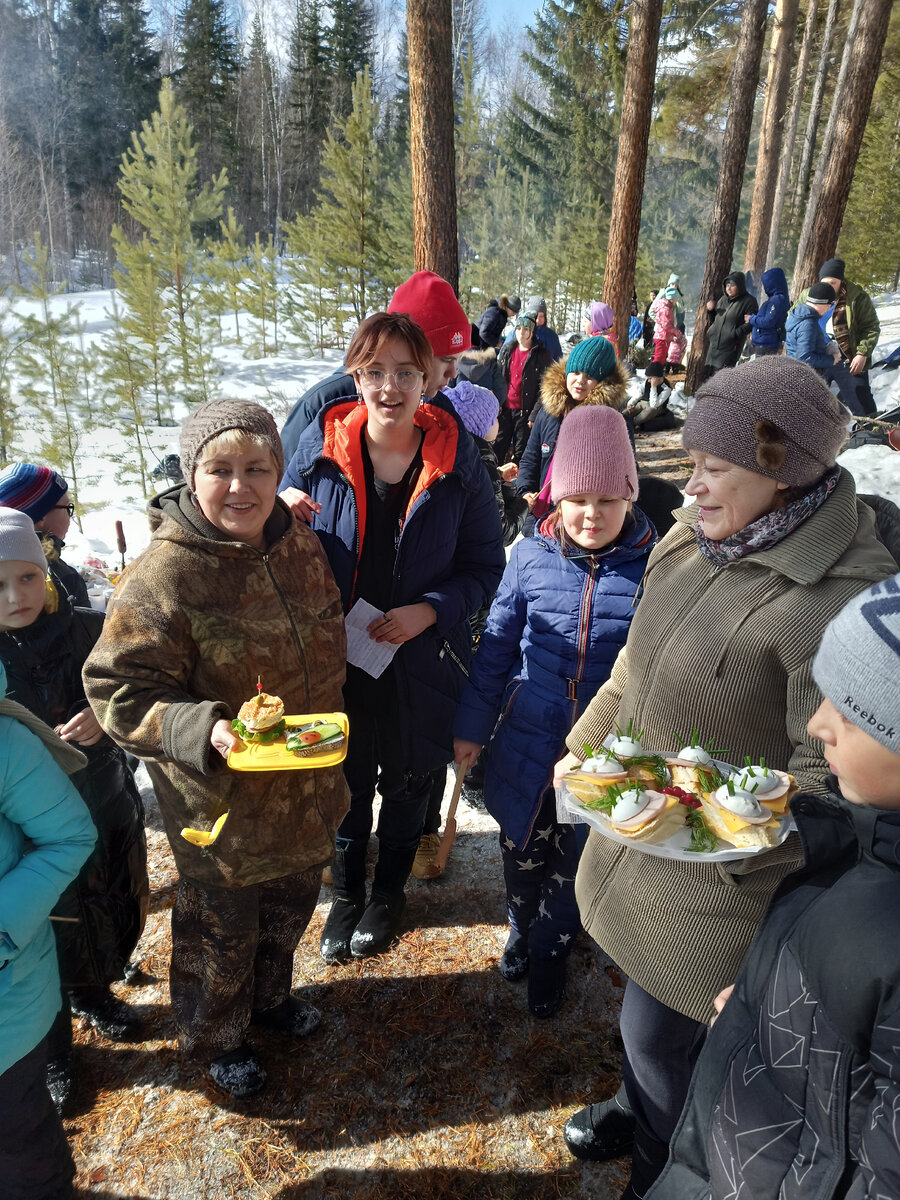 А какие бутерброды, их ещё и представляют и защищают, не только красивые, но и с изюминкой