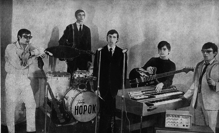  ВИА «Норок» 1969 год: (слева-направо): Михай Долган (Mihai Dolgan) (клавишные, руководитель группы), Ион Суручану (Ion Suruceanu) (соло-вокал), Тудор Гарош (Tudor Goras) (ритм-гитара, саксофон), Александр Казаку (Alexandru Cazacu) (соло-гитара), Валентин Гога (Valentin Goga) (барабаны).
