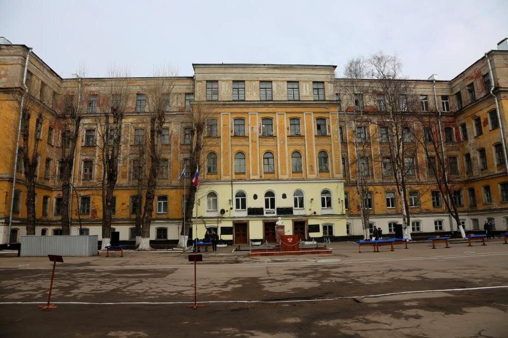 Внутренний двор, плац. Из свободного источника.