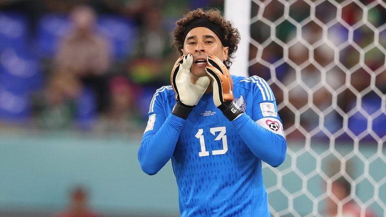    Вратарь сборной Мексики Гильермо Очоа.