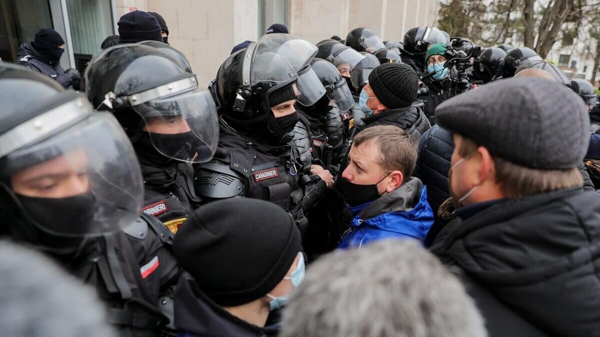    Акция протеста фермеров в Кишиневе© Sputnik / Михай Карауш