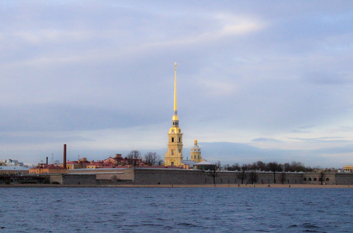 Невская панорама Петропавловской крепости