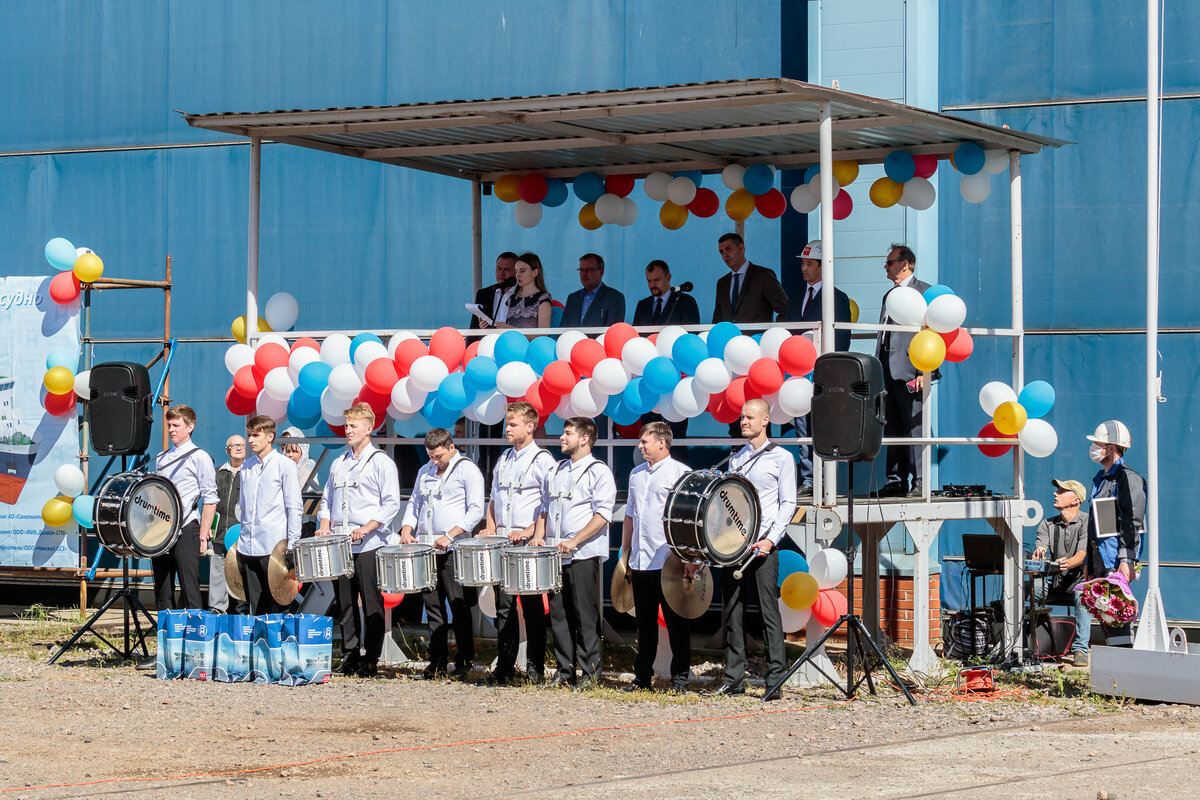 Почетные гости на трибуне