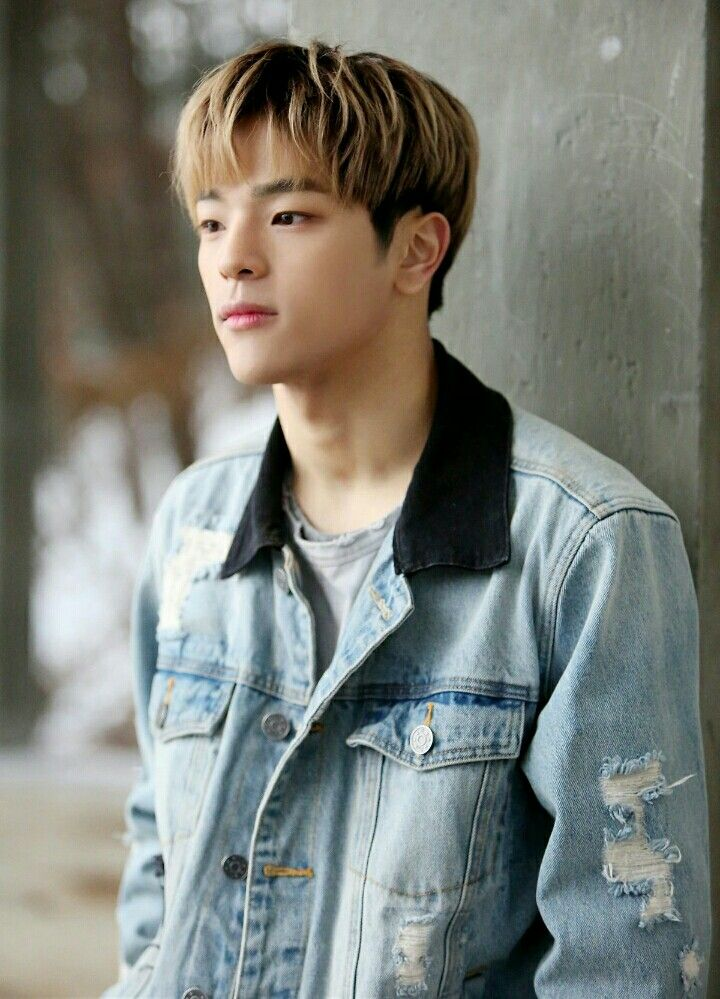 Уджин stray kıds. Stray Kids Юджин. Kim Woojin.