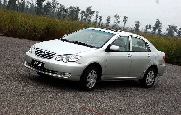 BYD F3 передняя часть автомобиля