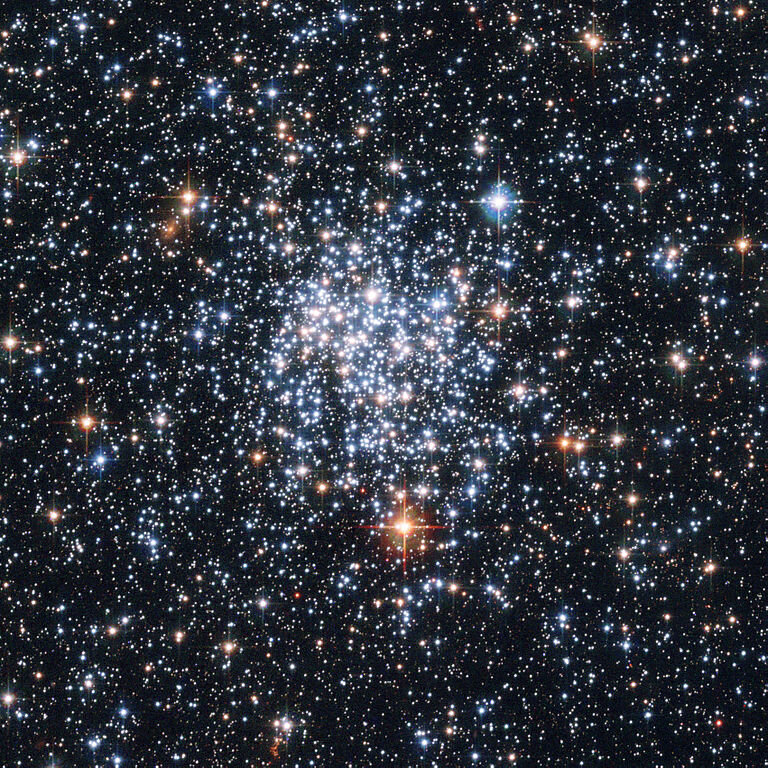 Звёздное скопление NGC 265 (ESA and NASAAcknowledgment: E. Olszewski (University of Arizona) / Public domain)