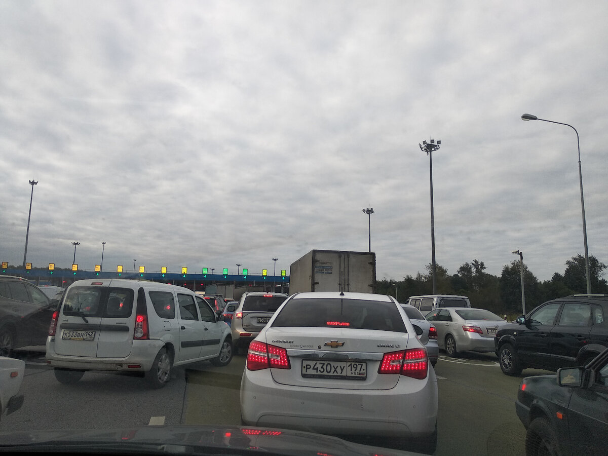 Первый пункт оплаты на трассе М4 Дон.  Фотография авторская