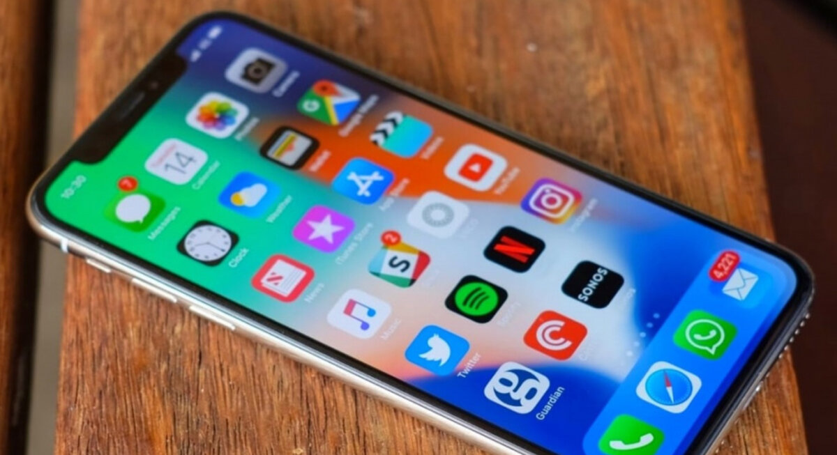 Источник https://www.ixbt.com/news/2019/11/13/iphone-12-na-kachestvennyh-renderah.html