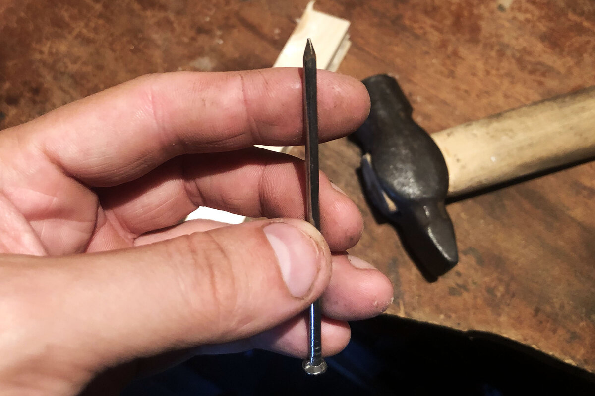 Гвоздь с острием оставил как есть, чтобы проверить насколько хорошо работает способ.