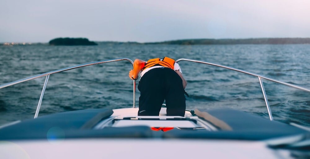 С медицинской точки зрения морская болезнь — это кинетоз, что означает «укачивание»