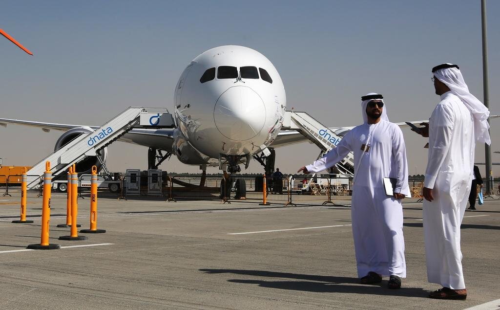 Пакистан и ОАЭ. ТАИФ арабские эмираты. Объединённые арабские эмираты аэропорты. Арабский самолет.