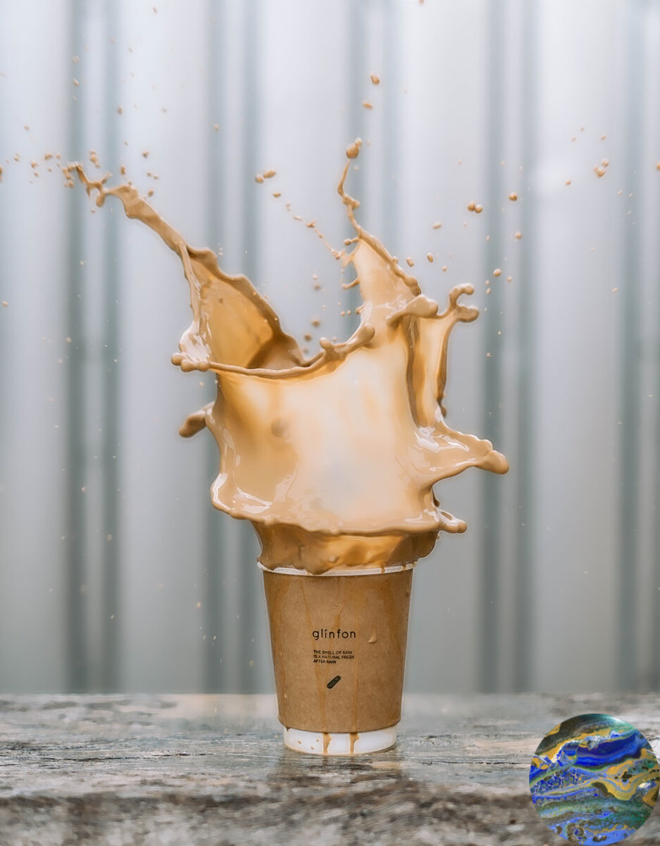 Любой кофе обречён вылиться из емкости - либо в Вас, либо на машину