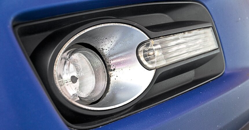 «Хромовое» покрытие на пластиковых деталях отделки кузова с годами линяет или вздувается