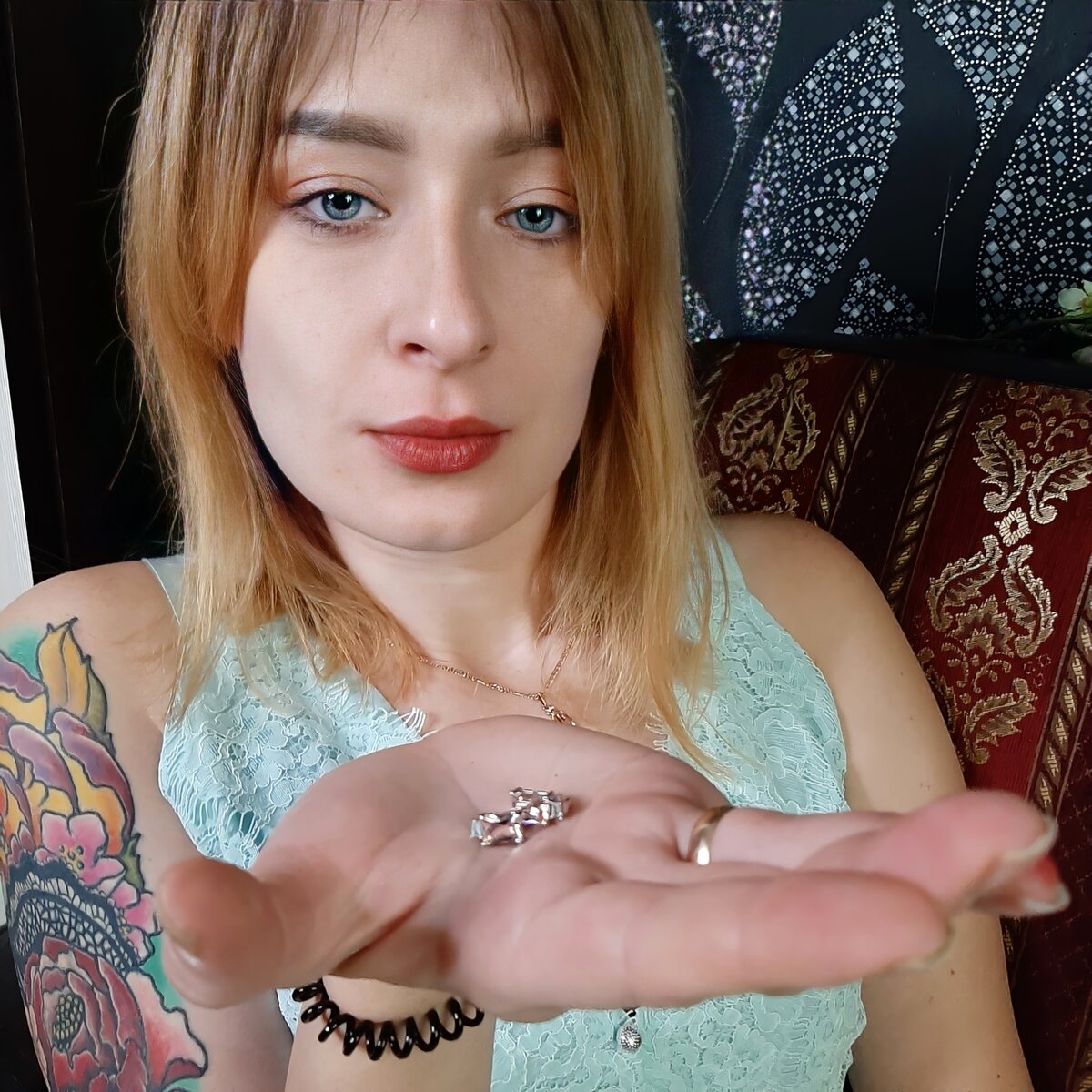 Заказала серьги с Джума.Показываю что пришло.