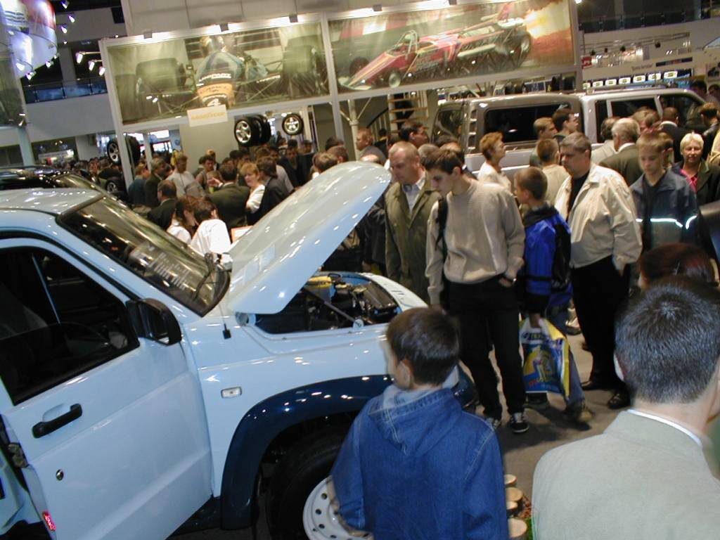УАЗ-2360 на Московском автосалоне 2002 года. Фото УАЗбука